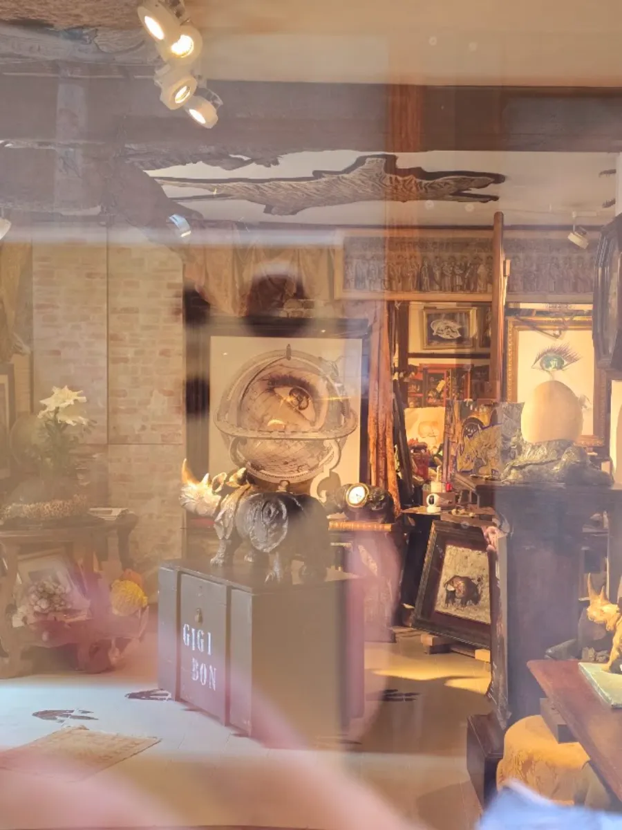 A workshop window in Venice